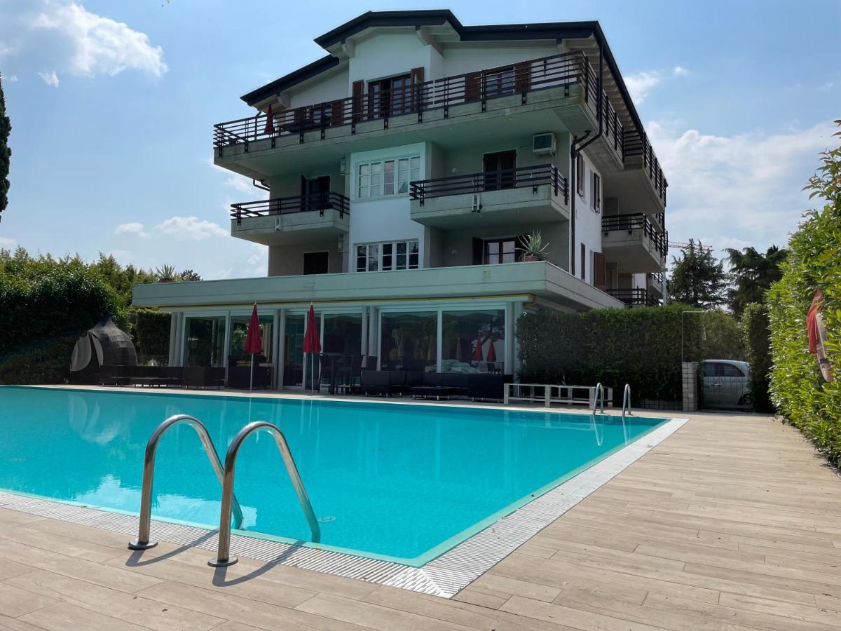 Residence Alexandra Stay Sirmione Eksteriør bilde
